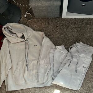 Matching figs sweat set